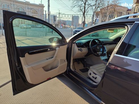 Volkswagen Passat 2011 коричневый - фото 16