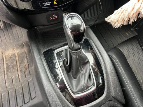 Nissan Rogue 2018 белый - фото 30