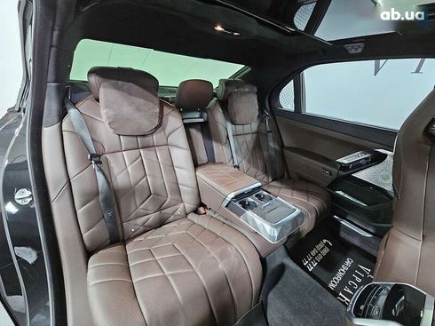 BMW i7 2024 - фото 6