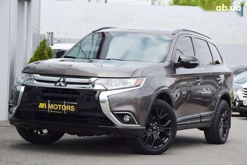 Mitsubishi Outlander 2017 - фото 4