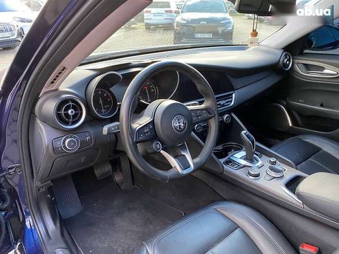 Alfa Romeo Giulia 2019 - фото 12
