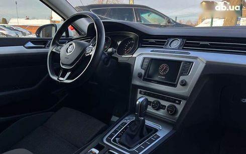 Volkswagen Passat 2017 - фото 19