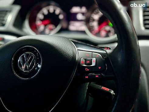 Volkswagen Passat 2018 - фото 27