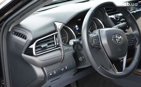 Toyota Camry 2019 - фото 16