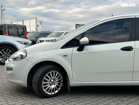 Fiat grande punto 2012 белый - фото 2