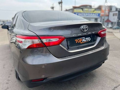 Toyota Camry 2018 - фото 17