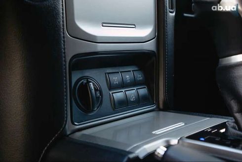 Toyota Land Cruiser Prado 2017 - фото 28