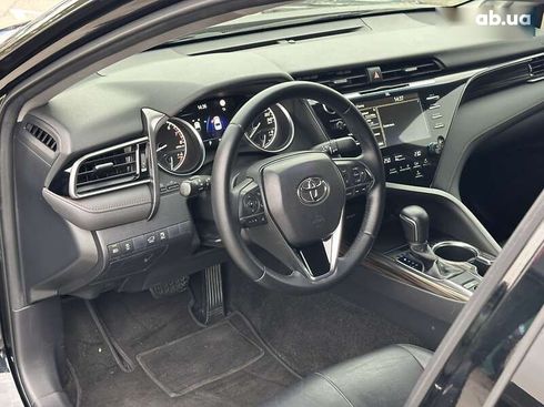Toyota Camry 2019 - фото 18