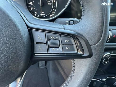 Alfa Romeo Giulia 2020 - фото 12