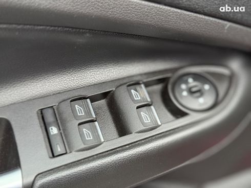 Ford Escape 2017 красный - фото 21