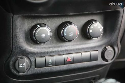 Jeep Wrangler 2012 - фото 13