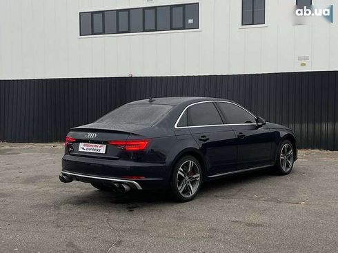 Audi A4 2017 - фото 12