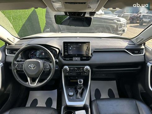 Toyota RAV4 2020 - фото 27