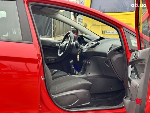 Ford Fiesta 2013 красный - фото 14