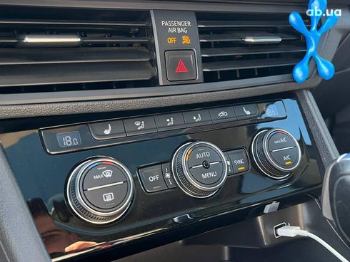Volkswagen Jetta 2018 серый - фото 39