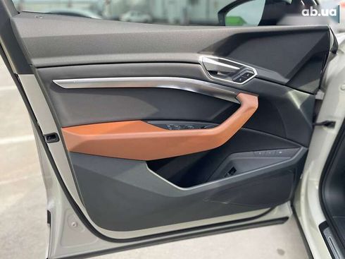 Audi E-Tron 2021 - фото 15