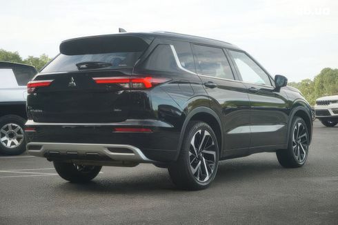 Mitsubishi Outlander 2023 черный - фото 7