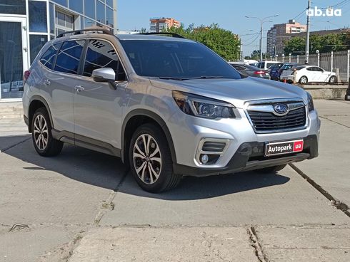 Subaru Forester 2018 серый - фото 3