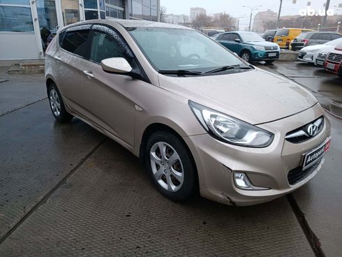 Hyundai Accent 2012 бежевый - фото 3