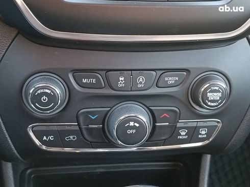 Jeep Cherokee 2019 черный - фото 27