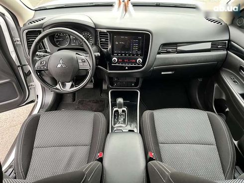 Mitsubishi Outlander 2019 - фото 14