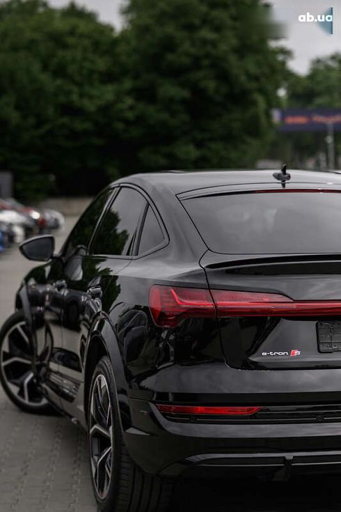 Audi E-Tron 2021 - фото 22