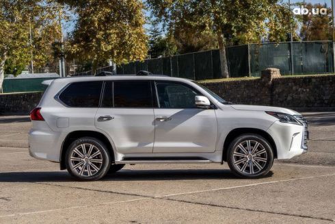 Lexus LX 2016 белый - фото 3