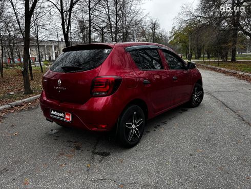 Renault Sandero 2020 красный - фото 19