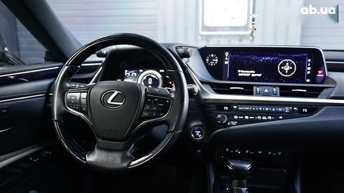 Lexus ES 2019 - фото 29