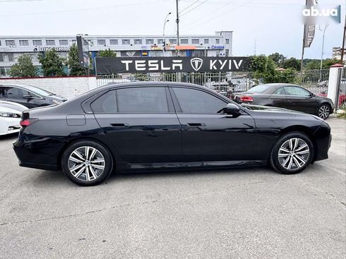 BMW i7 2023 - фото 4