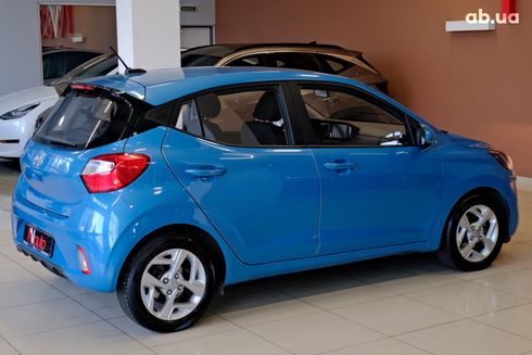 Hyundai i10 2022 голубой - фото 3