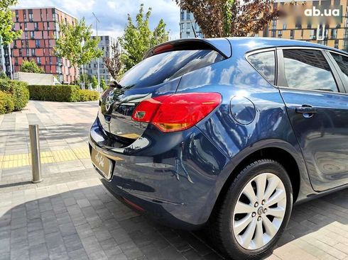 Opel Astra 2010 - фото 20