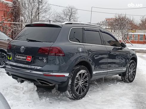 Volkswagen Touareg 2015 серый - фото 9