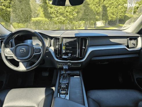 Volvo XC60 2018 серебристый - фото 9