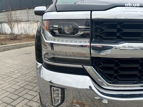 Chevrolet Silverado 2018 черный - фото 25