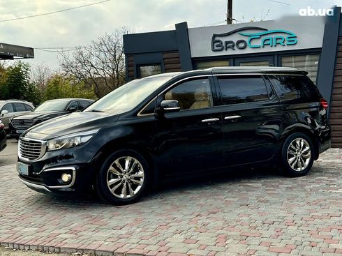 Kia Carnival 2017 - фото 5