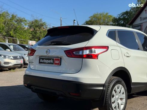 Nissan Qashqai 2017 белый - фото 12