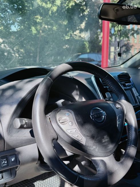 Nissan Leaf 2015 белый - фото 4