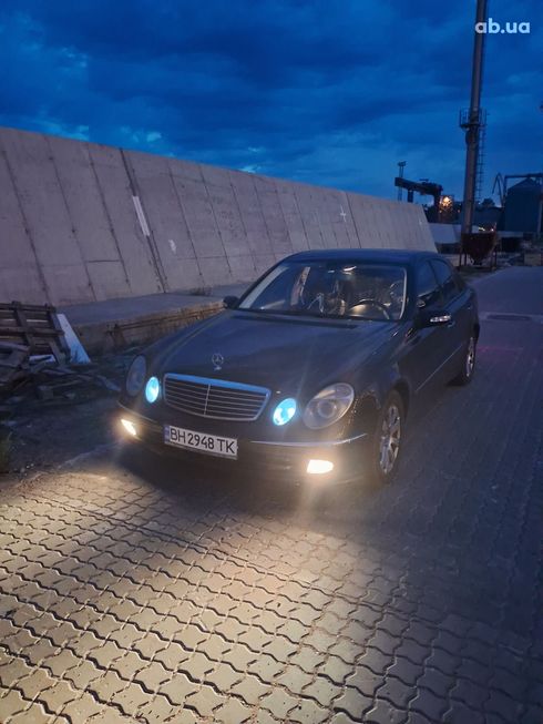 Mercedes-Benz E-Класс 2005 черный - фото 11