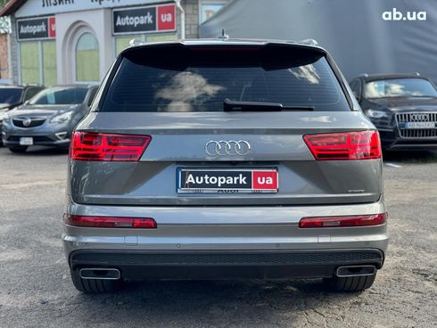 Audi Q7 2017 серый - фото 10