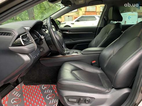 Toyota Camry 2019 - фото 28