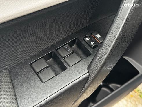 Toyota Corolla 2016 серый - фото 11