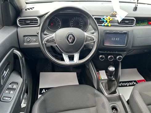 Renault Duster 2018 серый - фото 16