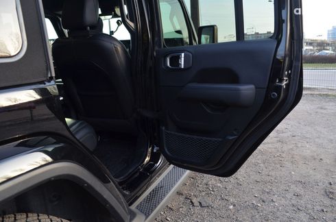 Jeep Wrangler 2021 черный - фото 12
