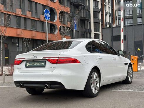 Jaguar XF 2016 - фото 9
