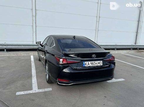 Lexus ES 2019 - фото 13