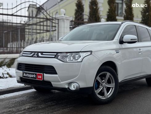 Mitsubishi Outlander 2014 белый - фото 2