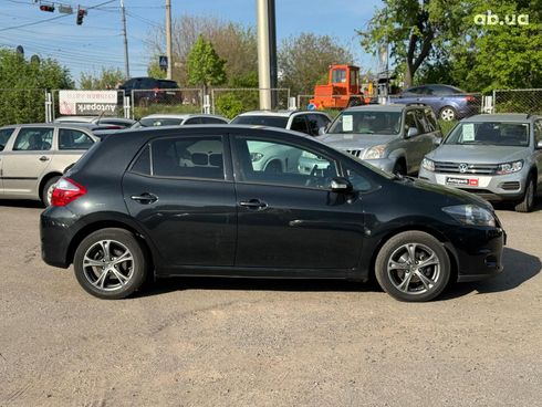 Toyota Auris 2010 черный - фото 4