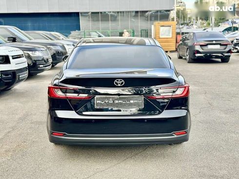 Toyota Camry 2025 - фото 3