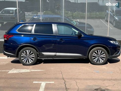 Mitsubishi Outlander 2020 - фото 7